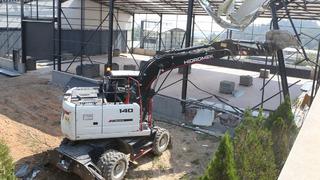 Nilüfer'de iki kaçak yapı yıkıldı