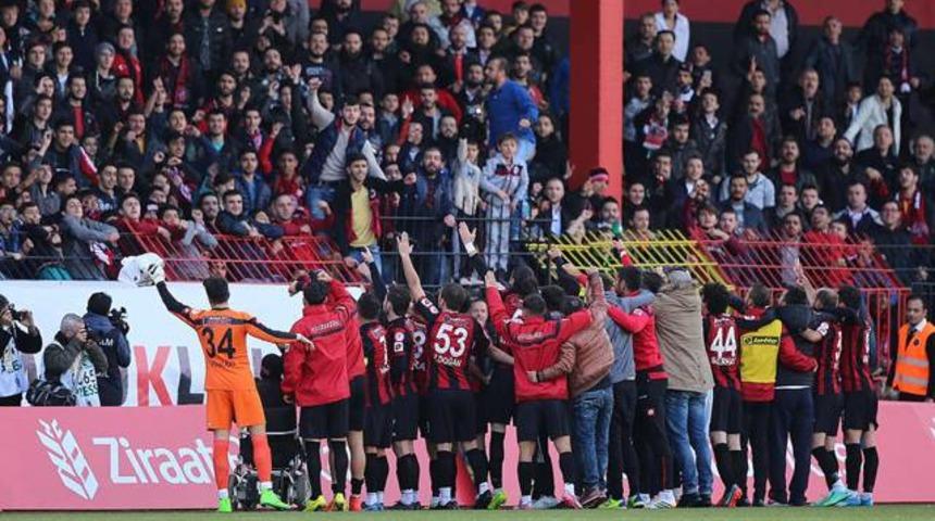 Karag&uuml;mr&uuml;k Mersin'i devirdi