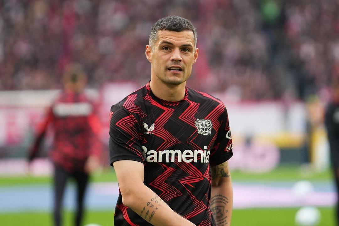Galatasaray ve Fenerbahçe nin sevgilisi Granit Xhaka Sunderland e gidiyor! Transfer bedeli bile belli oldu... 3