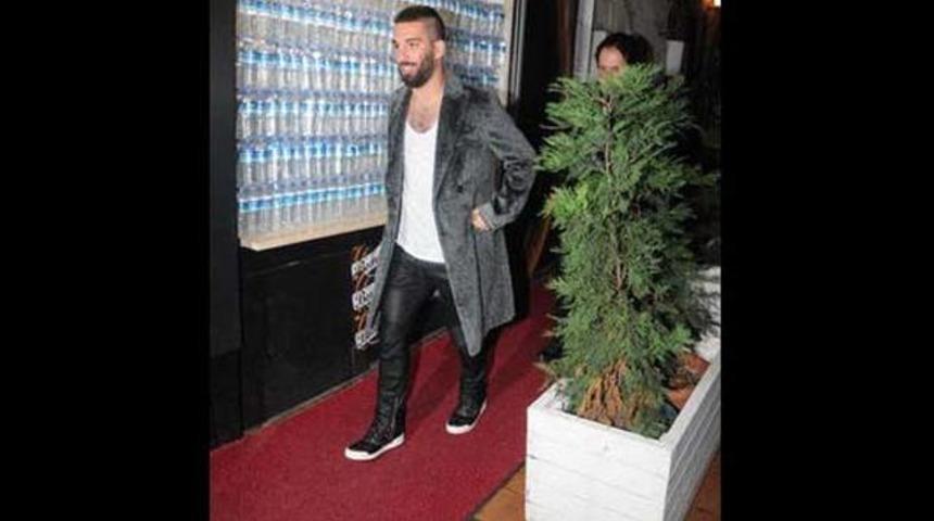 Arda Turan'ın palto fiyatı dudak u&ccedil;uklattı!