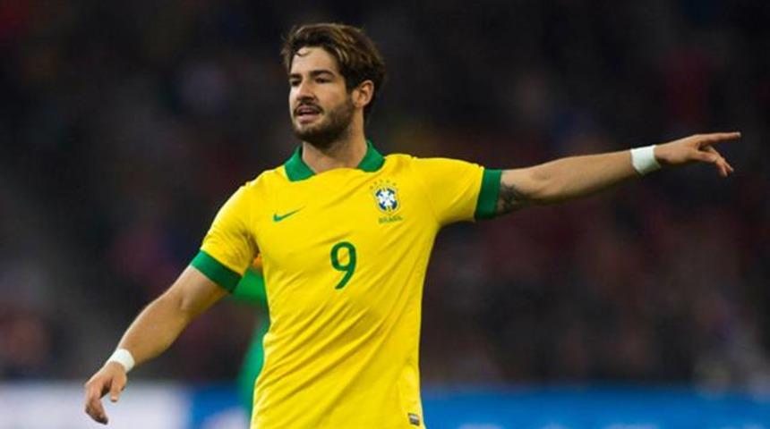 Pato Fenerbah&ccedil;e'yle anlaştı! Menajeri doğruladı