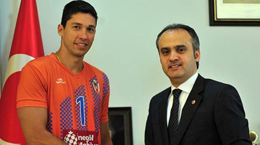 İnegöl Belediye'ye Brezilyalı smaçör!