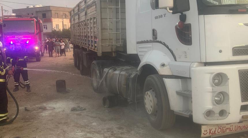 Mardin'de tırın yakıt deposunda patlama! Yaralılar var