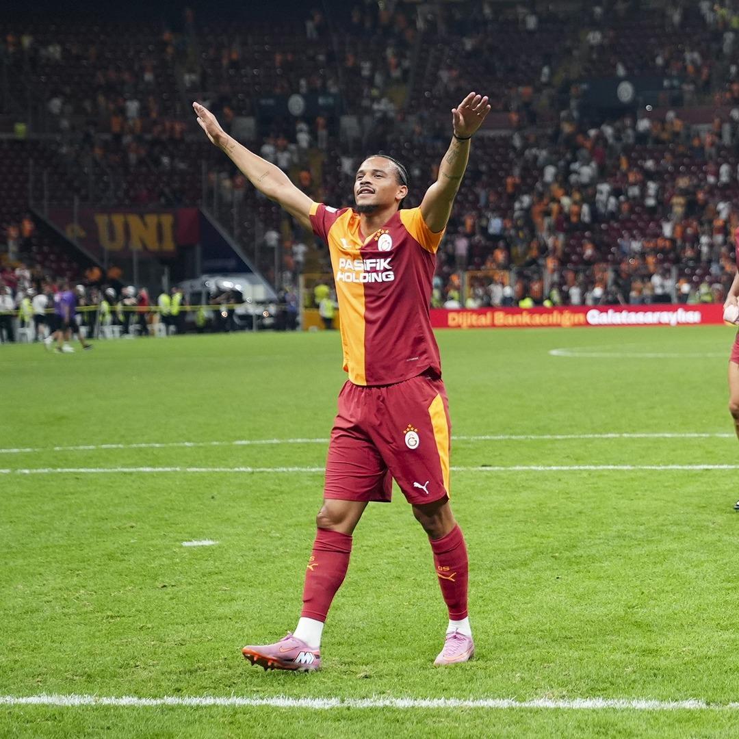 Galatasaray da cumartesi günü Lazio maçı öncesi şölen planlanıyor! Leroy Sane ve Victor Osimhen için imza töreni hazırlığı oluyor... 2