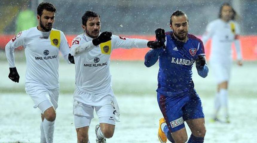 Karab&uuml;k karda kazandı