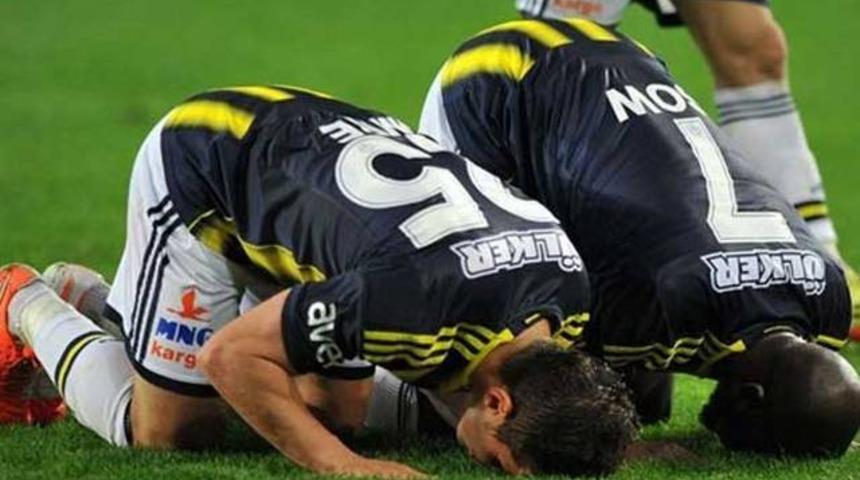 Namaz kılmıyoruz secde yapıyoruz