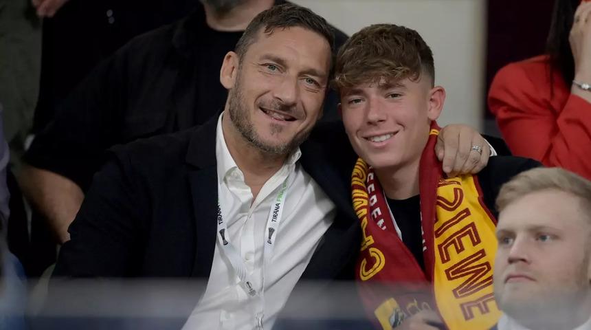 Cristian Totti Futbolu Bıraktı: Efsane Babasının Gölgesinde Bir Kariyerin Sonu