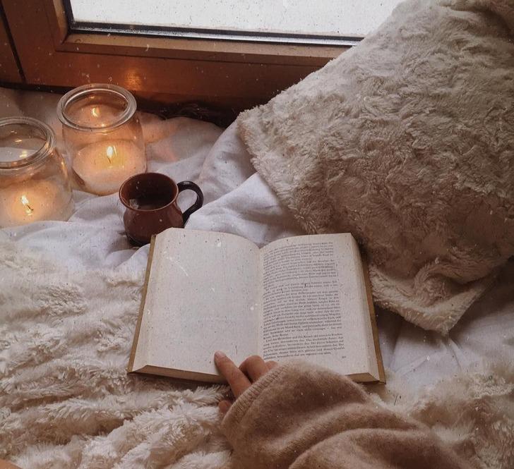 Evde yalnızken, ansızın elektrikler kesilirse ilk ne yaparsın?