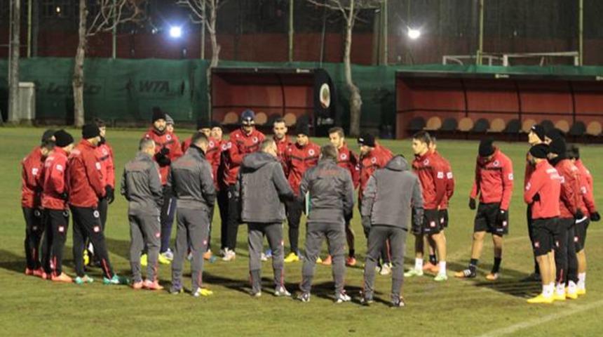 Gen&ccedil;lerbirliği, Mersin'e bileniyor