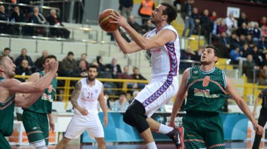 Banvit Trabzon'da güldü