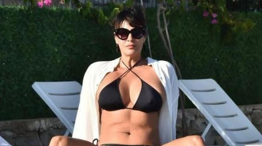 Tuğba Ekinci aşkını ilan etti! Dudak dudağa pozlar g&uuml;ndemde