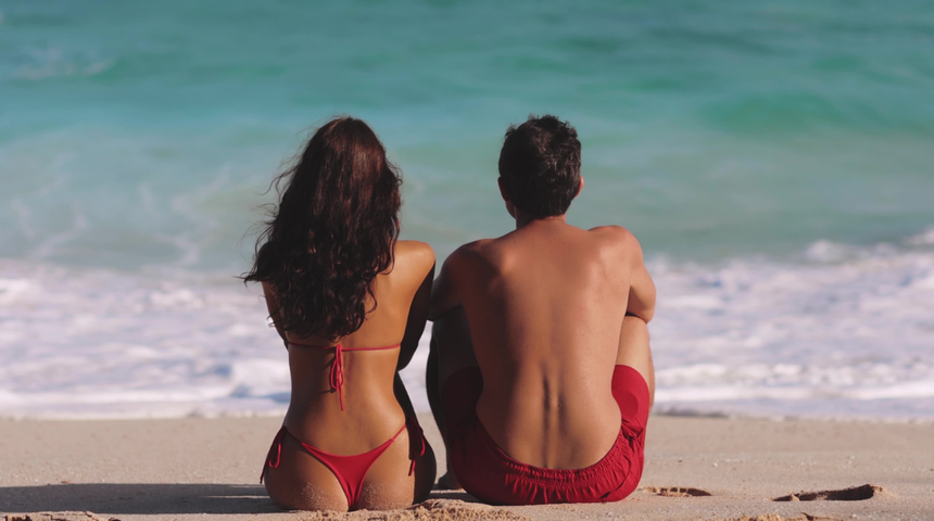 Tatil beldesinde yarı çıplak dolaşmak yasaklandı! Uymayanlar para cezası ödeyecek!