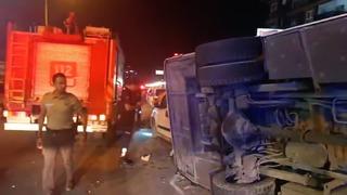Kuşadası’nda tur midibüsü devrildi