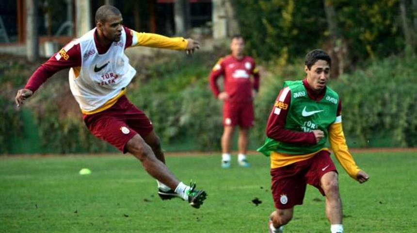 Galatasaray'da ilk ayrılık gerçekleşti