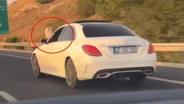 Mynet doğrusunu öğrendi! Gaziantep’te Mercedes otomobilini ayakları dışarıda kullanan kişi başsavcı mı? 