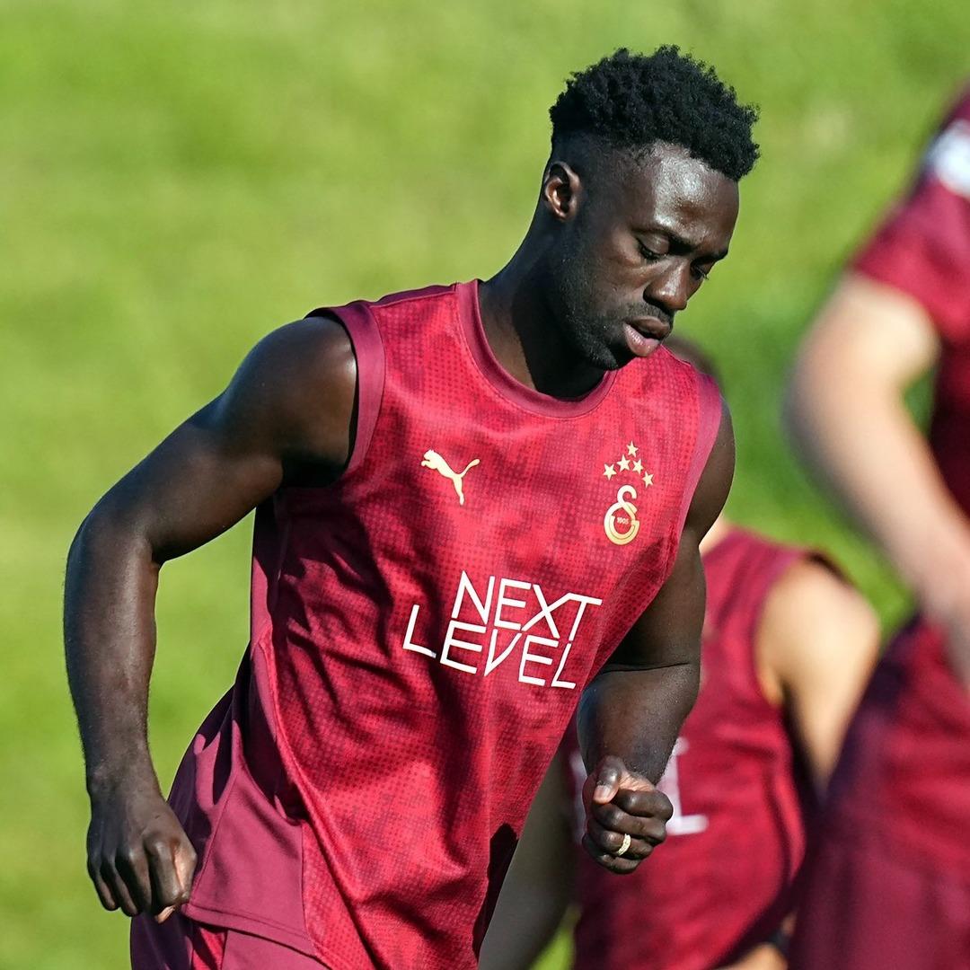 Galatasaray da Davinson Sanchez den şok istek! Sözleşme yenileme görüşmelerinde şaşırtan durum... 2