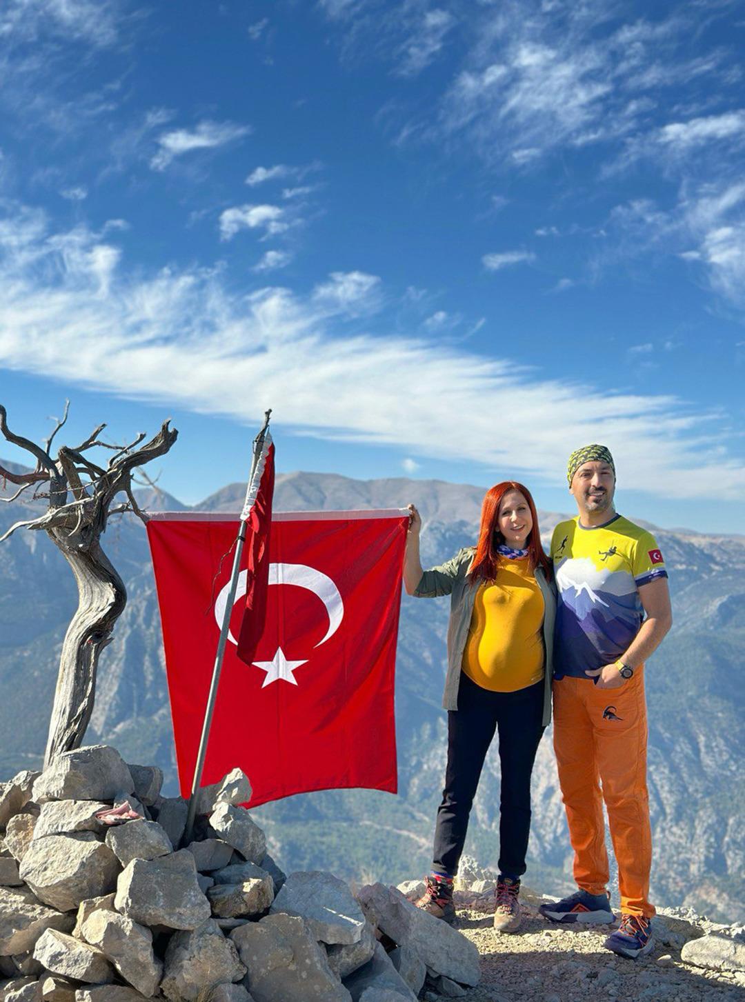 Hayallerini yaşayan kadın...  Erken ölüm riski taşıyan  kadın, hastalığını öğrenince hayallerini ertelemedi: 7 aylık oğluna  Dağhan  adını verdi... 4