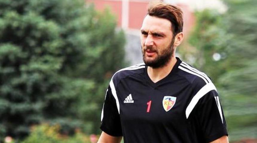 Trabzonspor yıldız oyuncuyla anlaştı