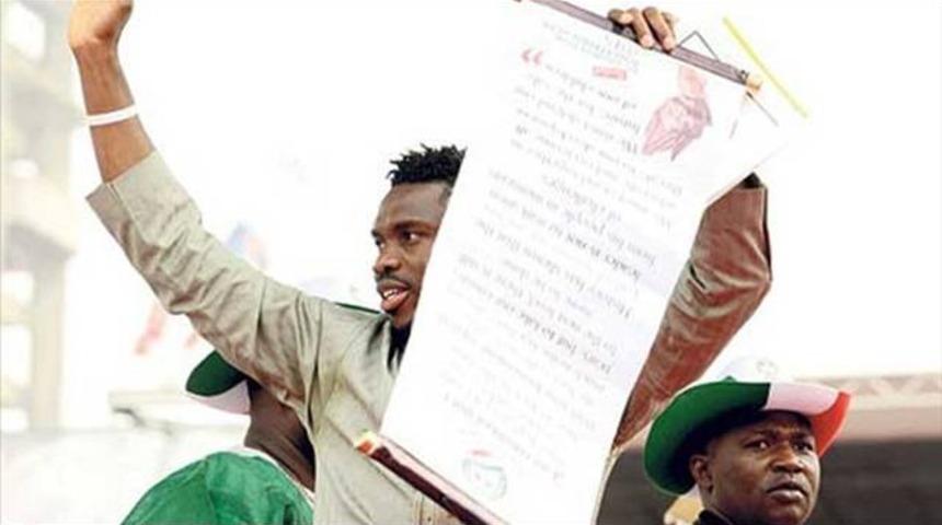 Yobo politikaya atıldı 