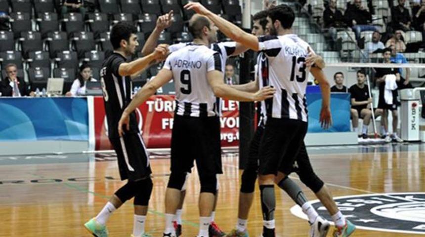 Kartal, Şahin'i avladı