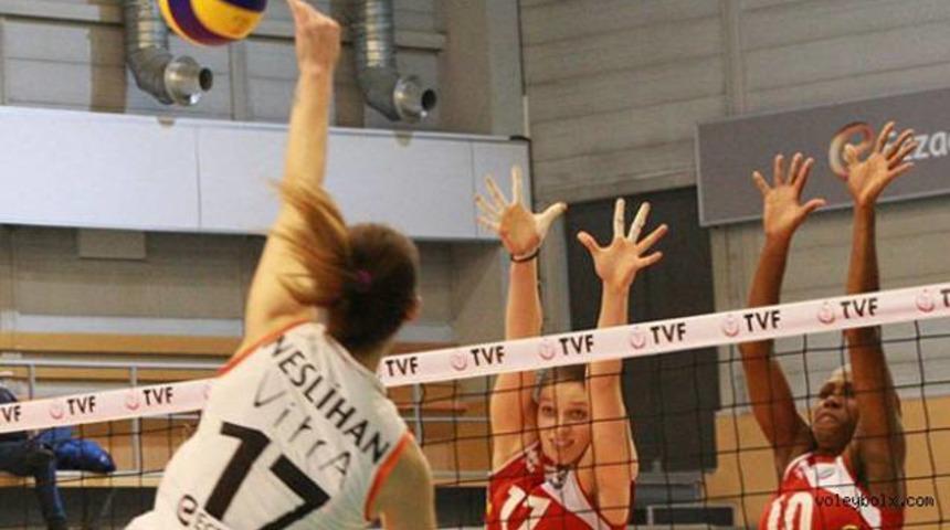 Eczacıbaşı 3 sette bitirdi