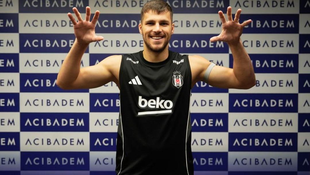 Beşiktaş ın yeni transferi David Jurasek eleştirilere daha fazla dayanamadı! Henüz ilk maçında... 1
