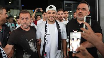 Beşiktaş'ın yeni transferi David Jurasek eleştirilere daha fazla dayanamadı! Henüz ilk maçında...