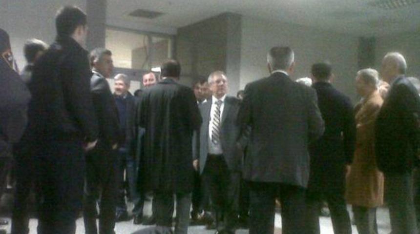 &Ccedil;ağlayan Adliyesi karıştı!