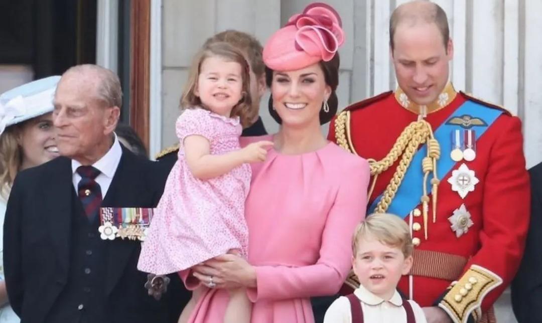 Şıklık kafada başlar: İngiliz kraliyet modasında şapkaların yeri 1