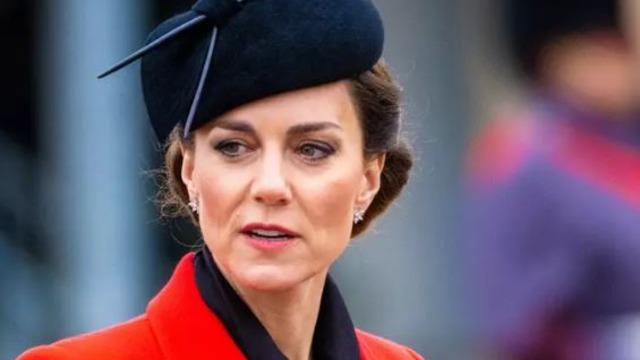 Şıklık kafada başlar: İngiliz kraliyet modasında şapkaların yeri