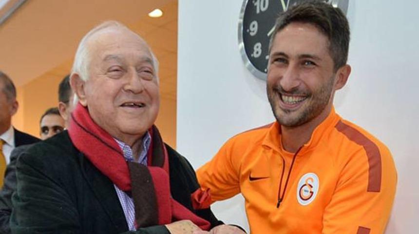 Sabri'ye b&uuml;y&uuml;k onur 