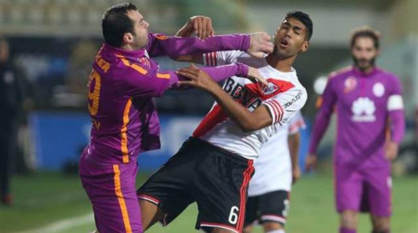 Galataray ma&ccedil;ında bir anda ortalık karıştı