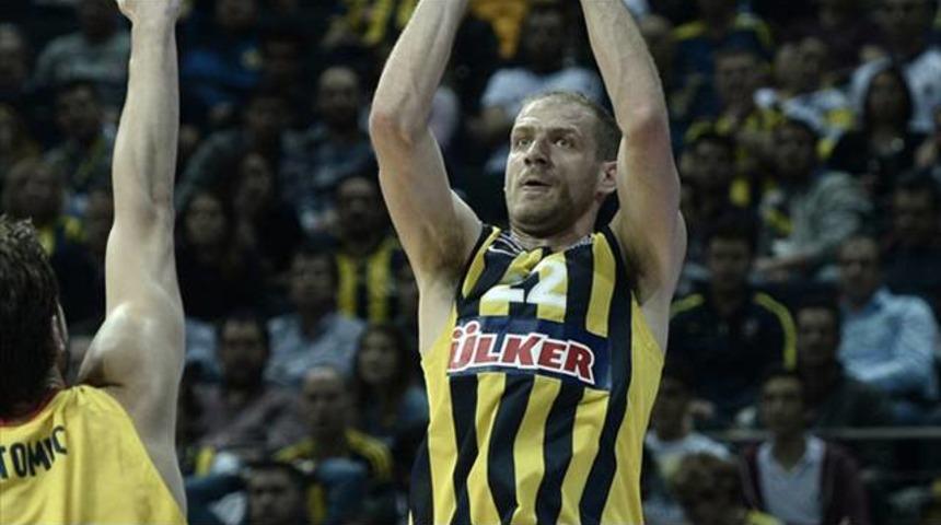Fenerbah&ccedil;eli yıldıza b&uuml;y&uuml;k şok