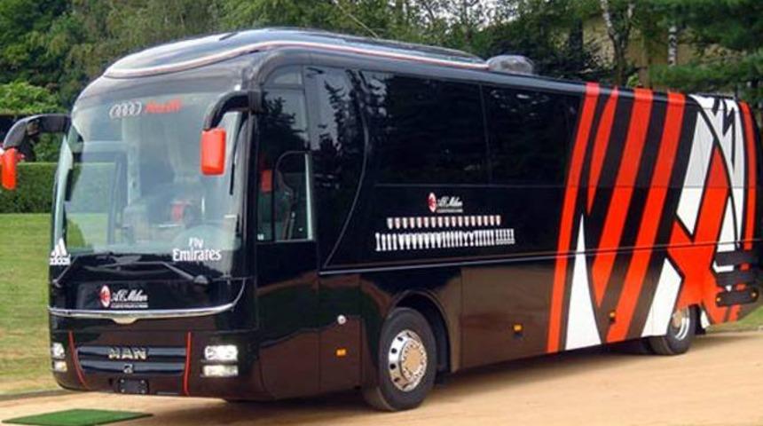 Milan, tasarruf için takım otobüsünü sattı 