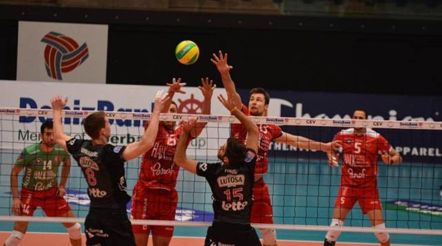 Halkbank zorda olsa kazandı