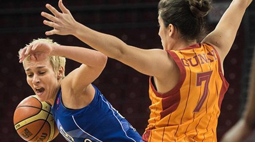 Aslan eski kaptanını üzdü