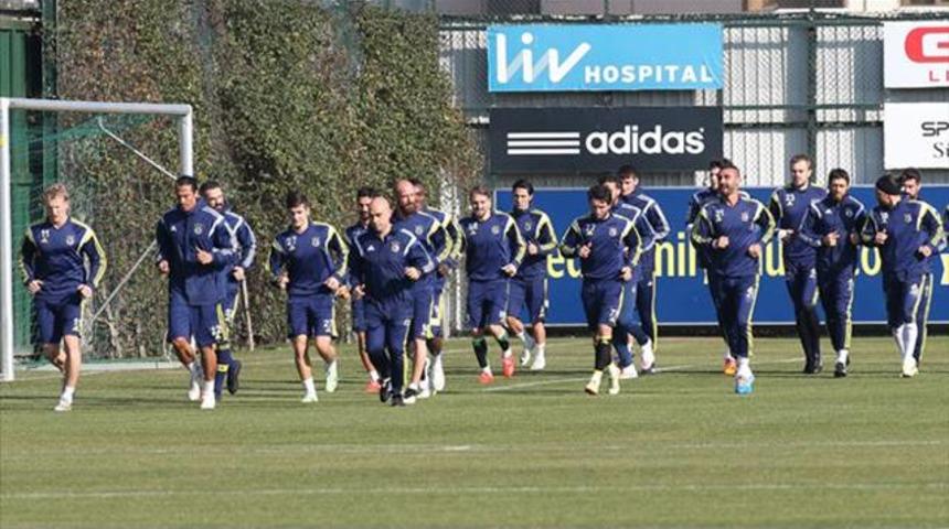 Fenerbah&ccedil;e'de s&uuml;rpriz kadro!