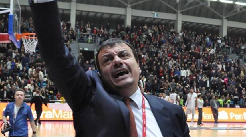 Ergin Ataman kendi taraftarını &ccedil;ıkardı