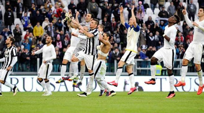 Juventus, Roma ile farkı a&ccedil;ıyor