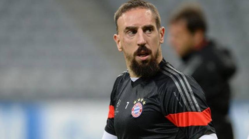 Almanya'da M&uuml;sl&uuml;man futbolculara b&uuml;y&uuml;k şok 