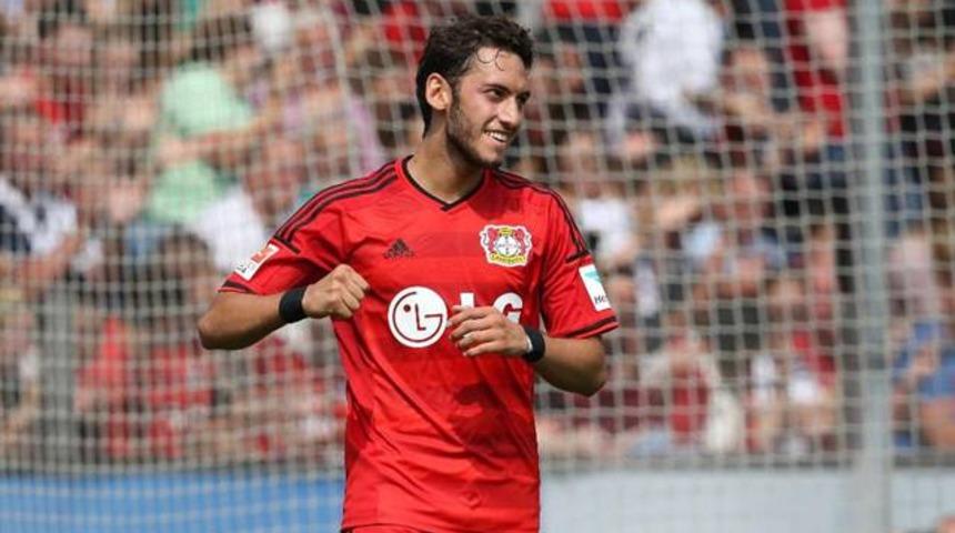 Almanya'da g&uuml;ndem Hakan &Ccedil;alhanoğlu