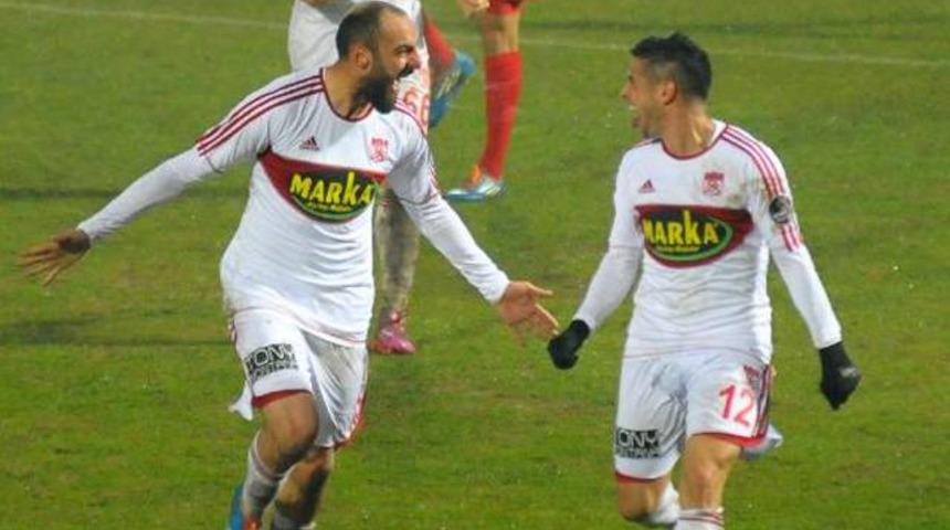Sivasspor geriden gelip kazandı 