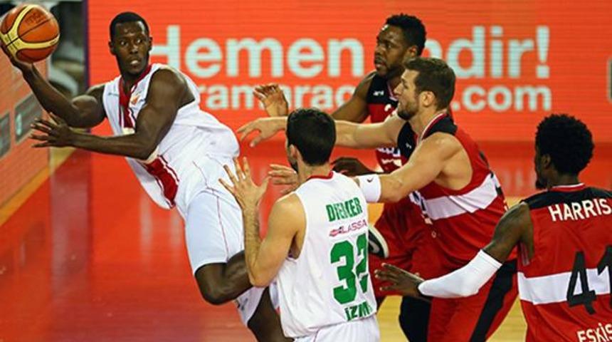 Sessiz ma&ccedil;ta g&uuml;len Kaf-Kaf