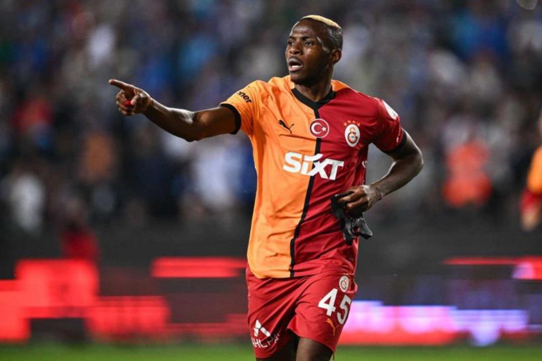 Victor Osimhen den gece yarısı art arda paylaşımlar! Galatasaray taraftarının uykularını kaçırdı, sosyal medya karıştı 1