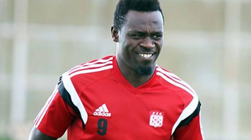 Sivasspor, Chrisantus ile yollarını ayırdı 
