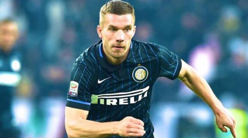 Mancini'den Podolski'ye şok