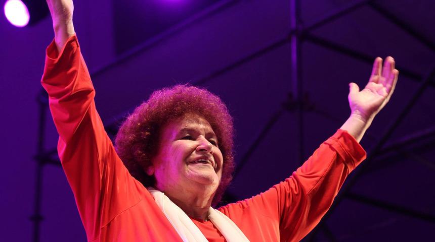 Selda Bağcan'ın son hali sosyal medyada gündem oldu! Gören herkes aynı yorumu yaptı! Bakın kime benzetildi