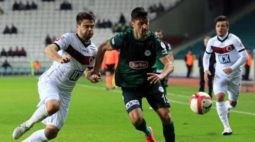 Gençler Konya el ele turladı