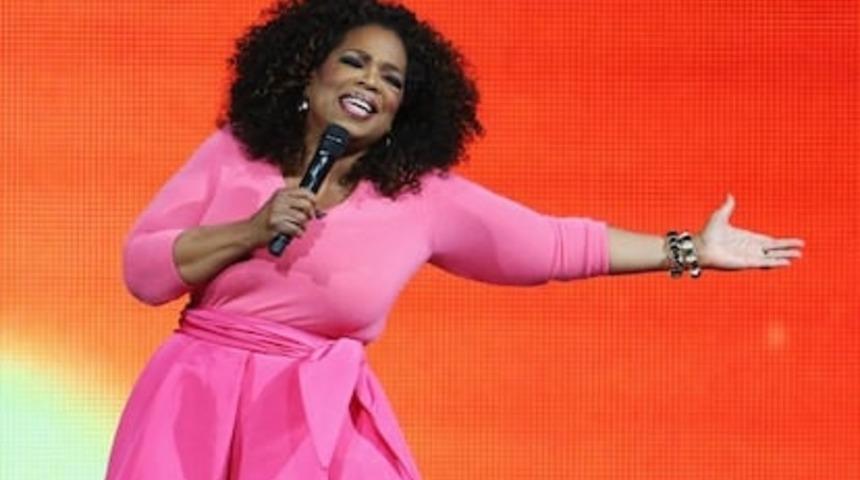 Binlerce kişi mahsur kalmıştı! Ünlü sunucu tsunami tahliyesinde özel yolunu açmadı! Tepkiler büyüyor