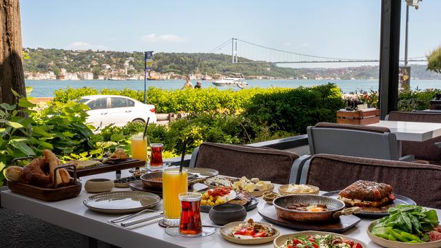 Boğazın en güzel kahvaltısı: Huqqa Emirgan’da güne lezzetle başlayın